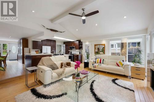 158 Sherwood Forest Drive, Markham (Bullock), ON - Indoor Photo Showing Living Room