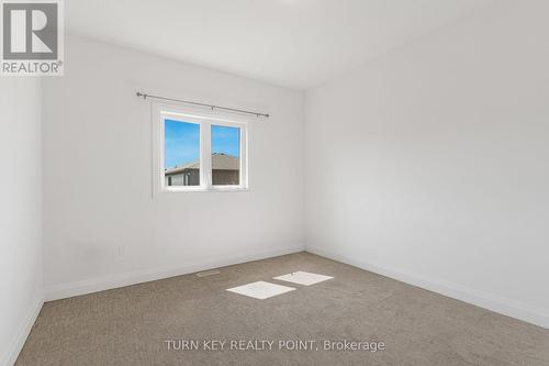 7249 Parkside Road, Niagara Falls, ON - Indoor Photo Showing Other Room