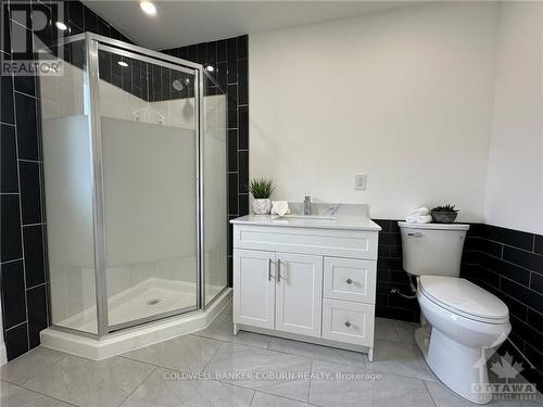 17017 Highway 43, North Stormont, ON - Indoor Photo Showing Bathroom