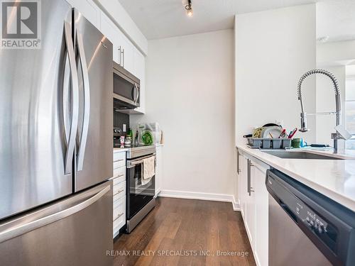 3102 - 4011 Brickstone Mews, Mississauga (City Centre), ON - Indoor Photo Showing Kitchen With Stainless Steel Kitchen