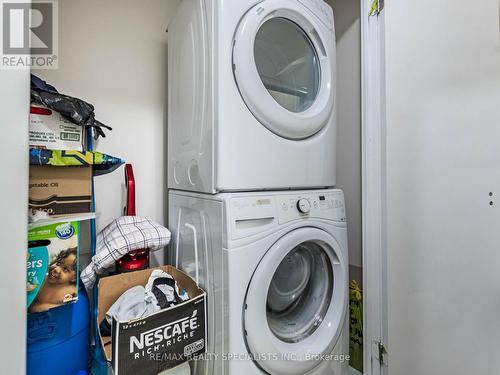 3102 - 4011 Brickstone Mews, Mississauga (City Centre), ON - Indoor Photo Showing Laundry Room