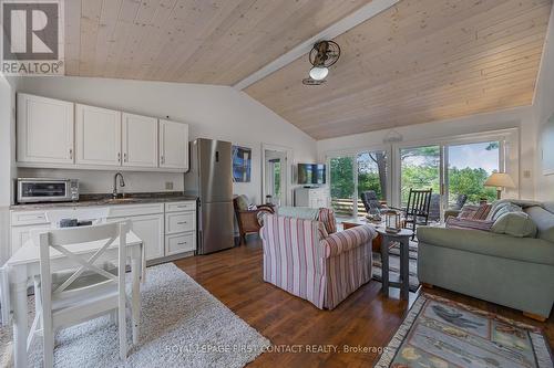 B-209 Lumsden Island W, The Archipelago, ON - Indoor Photo Showing Living Room