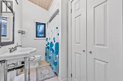 B-209 Lumsden Island W, The Archipelago, ON - Indoor Photo Showing Bathroom