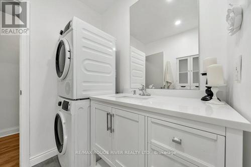 786 Mary Street N, Oshawa (Centennial), ON - Indoor Photo Showing Laundry Room