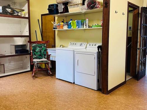 Commerce - 1553  - 1563 Rue L'Annonciation S., Rivière-Rouge, QC - Indoor Photo Showing Laundry Room