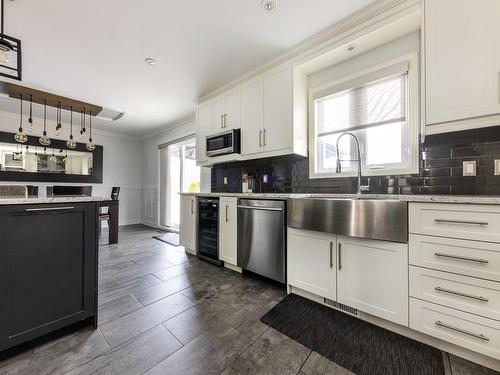 Kitchen - 343 Rue François-Cotineau, Terrebonne (Lachenaie), QC - Indoor Photo Showing Kitchen With Upgraded Kitchen