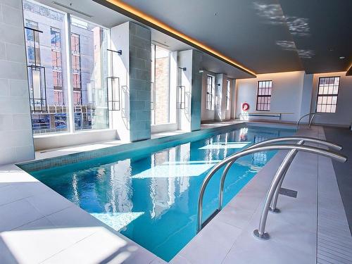 Piscine - 4211-1188 Rue St-Antoine O., Montréal (Ville-Marie), QC - Indoor Photo Showing Other Room With In Ground Pool