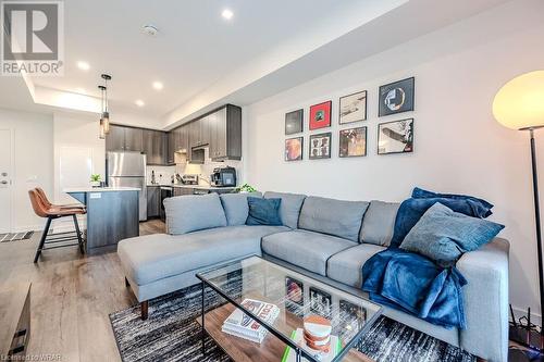 251 Northfield Drive Unit# 418, Waterloo, ON - Indoor Photo Showing Living Room