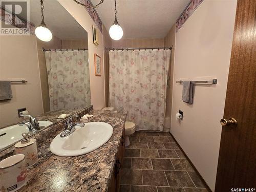 303 1005 9Th Street E, Saskatoon, SK - Indoor Photo Showing Bathroom