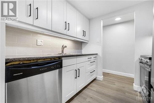 6532 Bilberry Drive Unit#108, Ottawa, ON - Indoor Photo Showing Kitchen