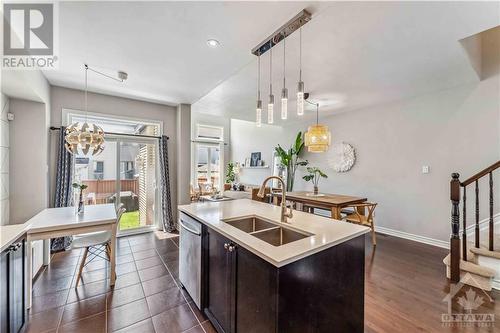 727 Morningstar Way, Ottawa, ON - Indoor Photo Showing Kitchen With Double Sink With Upgraded Kitchen