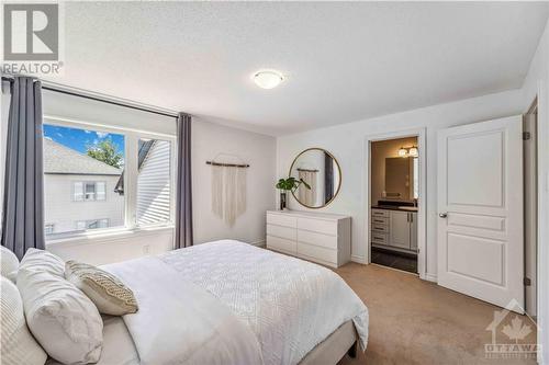 727 Morningstar Way, Ottawa, ON - Indoor Photo Showing Bedroom