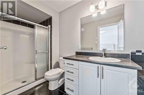 727 Morningstar Way, Ottawa, ON - Indoor Photo Showing Bathroom