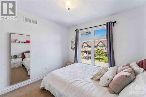 727 Morningstar Way, Ottawa, ON - Indoor Photo Showing Bedroom