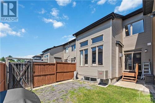 727 Morningstar Way, Ottawa, ON - Outdoor