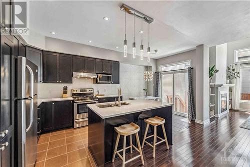 727 Morningstar Way, Ottawa, ON - Indoor Photo Showing Kitchen With Double Sink With Upgraded Kitchen