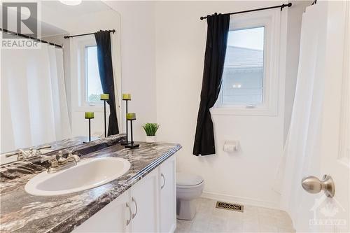 8 Stonemeadow Drive, Ottawa, ON - Indoor Photo Showing Bathroom