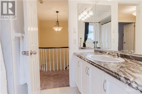 8 Stonemeadow Drive, Ottawa, ON - Indoor Photo Showing Bathroom