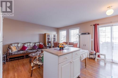 53 111 Fairbrother Crescent, Saskatoon, SK - Indoor Photo Showing Living Room