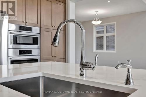 3307 Harasym Trail, Oakville, ON - Indoor Photo Showing Kitchen