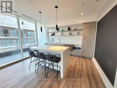 1418 - 212 King William Street, Hamilton, ON - Indoor Photo Showing Kitchen