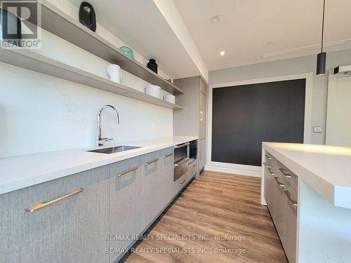 1418 - 212 King William Street, Hamilton, ON - Indoor Photo Showing Kitchen