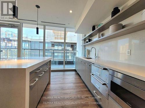 1418 - 212 King William Street, Hamilton (Beasley), ON - Indoor Photo Showing Kitchen With Upgraded Kitchen