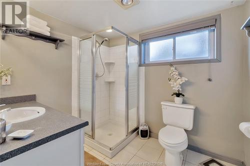 214 Pine, Essex, ON - Indoor Photo Showing Bathroom