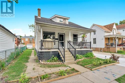 1092 Highland Avenue, Windsor, ON - Outdoor With Deck Patio Veranda