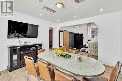 1092 Highland Avenue, Windsor, ON - Indoor Photo Showing Dining Room