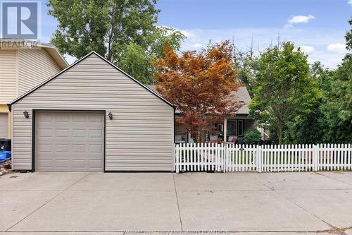 1292 Shoreline, Lakeshore, ON - Outdoor With Exterior