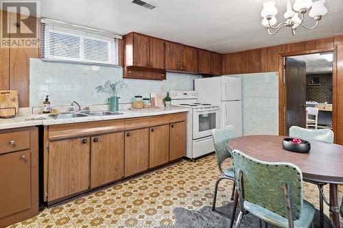 1075 Frank Avenue, Windsor, ON - Indoor Photo Showing Kitchen With Double Sink