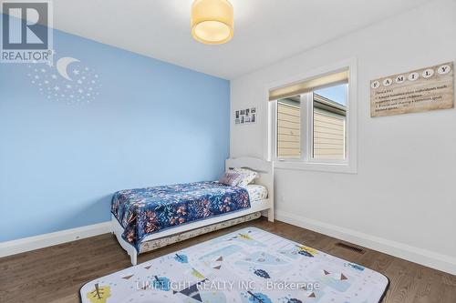 302 Callaway Road, London, ON - Indoor Photo Showing Bedroom