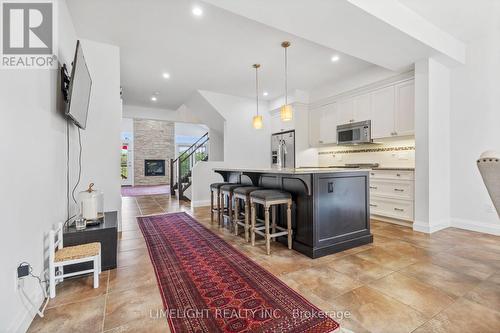 302 Callaway Road, London, ON - Indoor Photo Showing Kitchen With Upgraded Kitchen