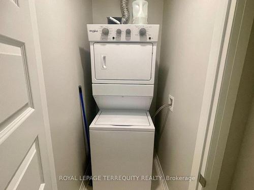 125-95 Dundas St W, Oakville, ON - Indoor Photo Showing Laundry Room