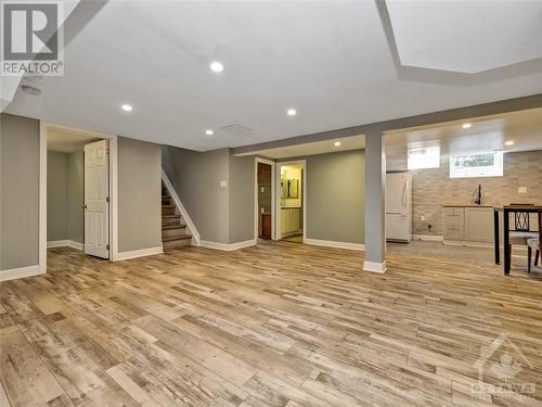 Laminate flooring - 4 Bowmoor Avenue, Ottawa, ON - Indoor