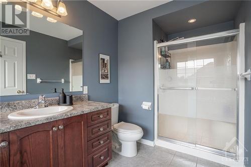 4pc Ensuite w Walk-in Shower - 115 Braddock Private, Ottawa, ON - Indoor Photo Showing Bathroom