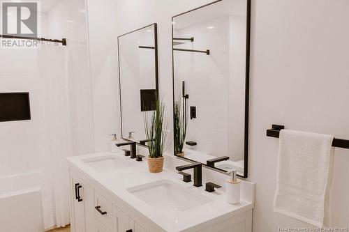 104 Hartley Street, Woodstock, NB - Indoor Photo Showing Bathroom