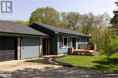 1322 Britannia Road, Huntsville, ON - Outdoor