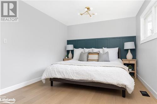 1322 Britannia Road, Huntsville, ON - Indoor Photo Showing Bedroom