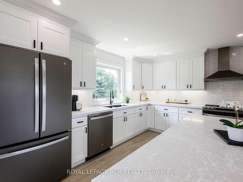 676400 Centre Rd, Mulmur, ON - Indoor Photo Showing Kitchen With Upgraded Kitchen