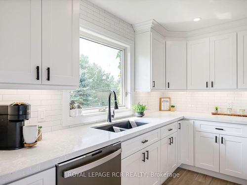 676400 Centre Rd, Mulmur, ON - Indoor Photo Showing Kitchen With Double Sink