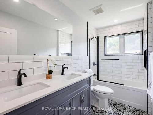 676400 Centre Rd, Mulmur, ON - Indoor Photo Showing Bathroom