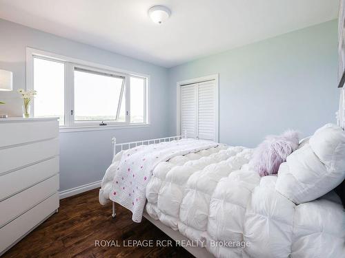 676400 Centre Rd, Mulmur, ON - Indoor Photo Showing Bedroom