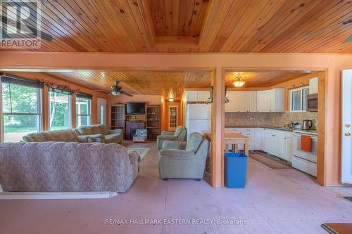 19 Eldonia Road, Kawartha Lakes (Kirkfield), ON - Indoor Photo Showing Living Room