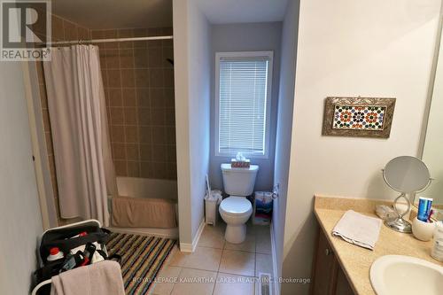 Upper - 60 Cook Street, Kawartha Lakes (Lindsay), ON - Indoor Photo Showing Bathroom