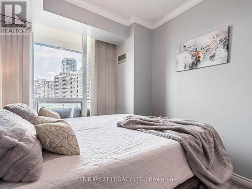 808 - 3525 Kariya Drive, Mississauga (City Centre), ON - Indoor Photo Showing Bedroom