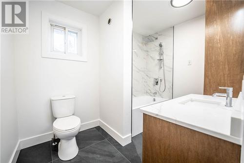 53 Coal Dock Road, Nairn Centre, ON - Indoor Photo Showing Bathroom