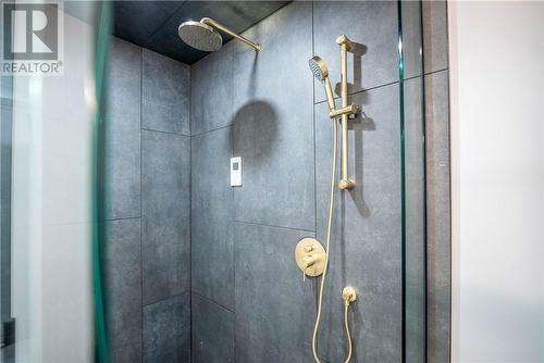 53 Coal Dock Road, Nairn Centre, ON - Indoor Photo Showing Bathroom