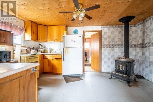 53 Coal Dock Road, Nairn Centre, ON - Indoor Photo Showing Kitchen